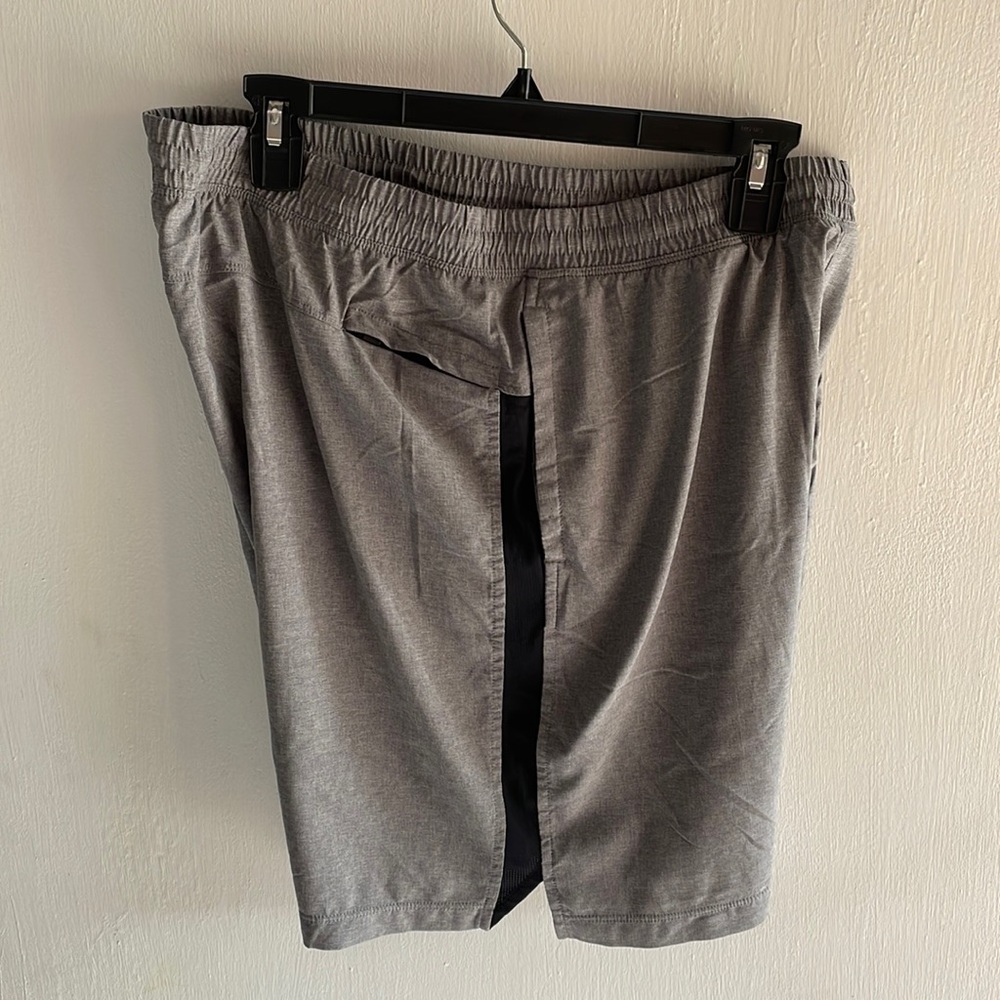 L all in motion Shorts